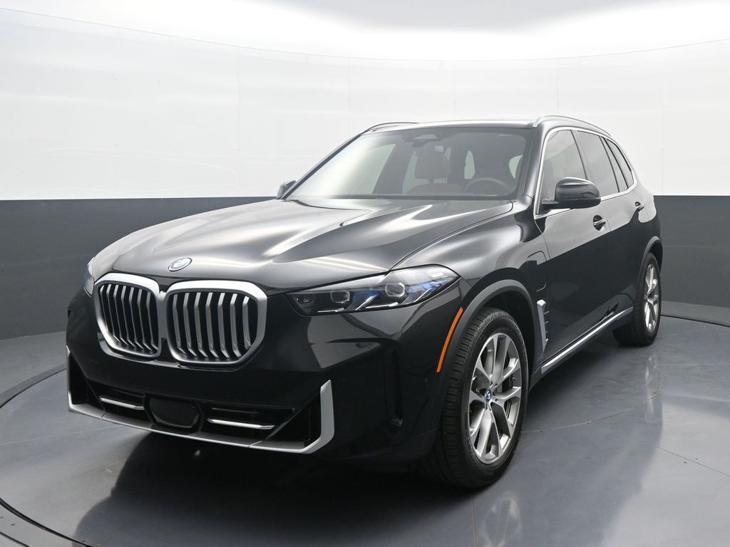 2025 BMW X5 50e's photo