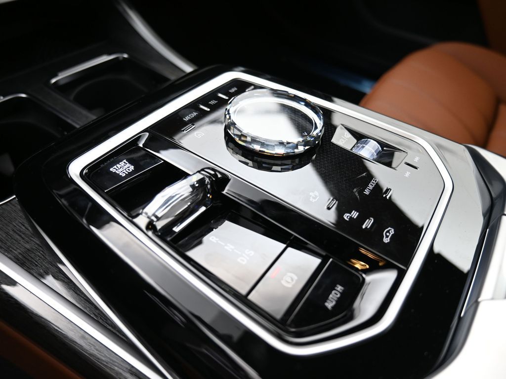 2026 BMW 7 Series 740i - Photo 12