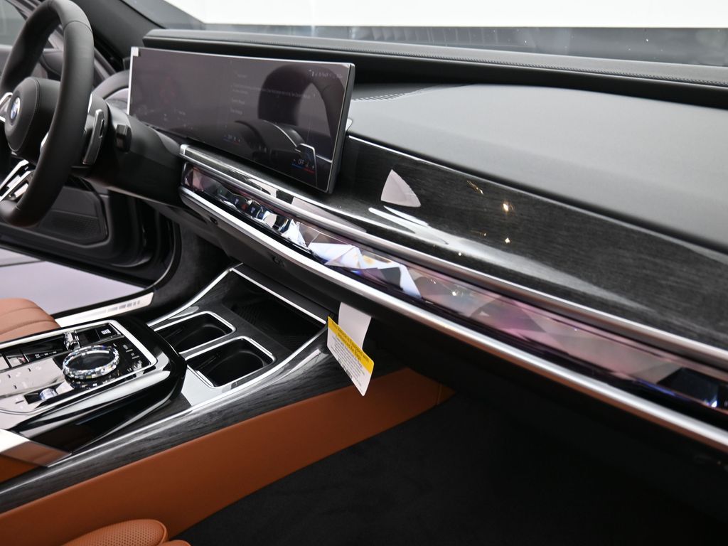 2026 BMW 7 Series 740i - Photo 27