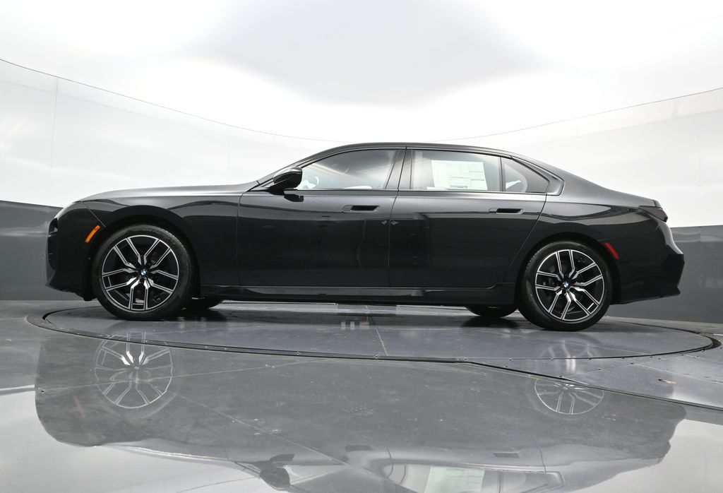 2026 BMW 7 Series 740i - Photo 34