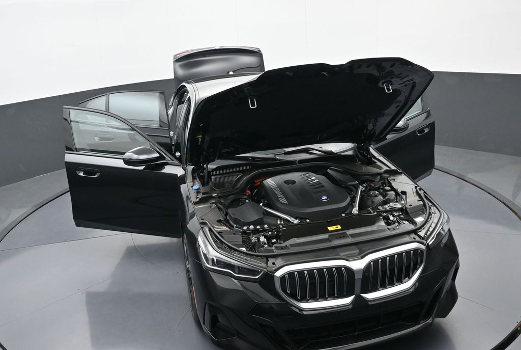 2026 BMW 5 Series 550e - Photo 39