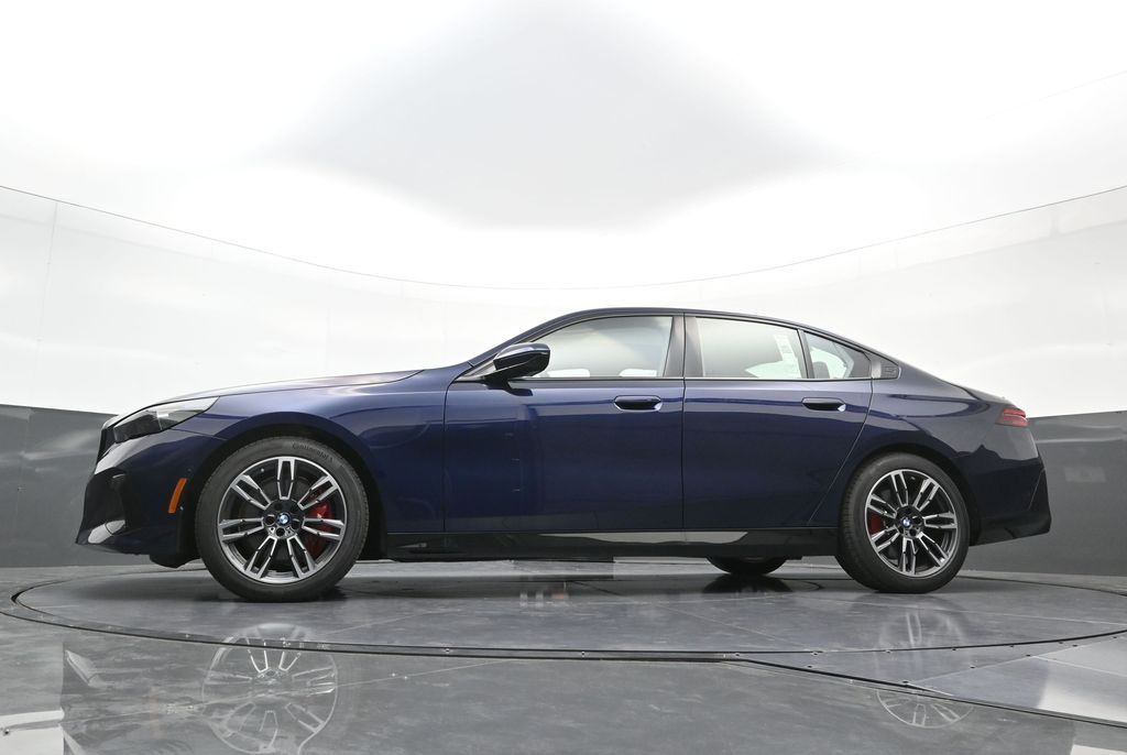 2026 BMW 5 Series 540i - Photo 25