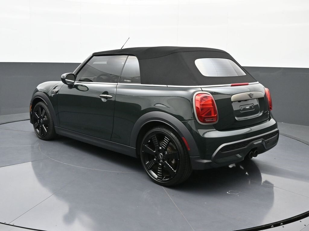 2024 Mini Cooper Convertible Iconic photo 4