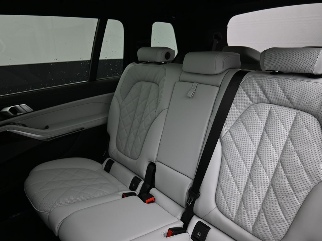 2026 BMW X7 40i - Photo 19