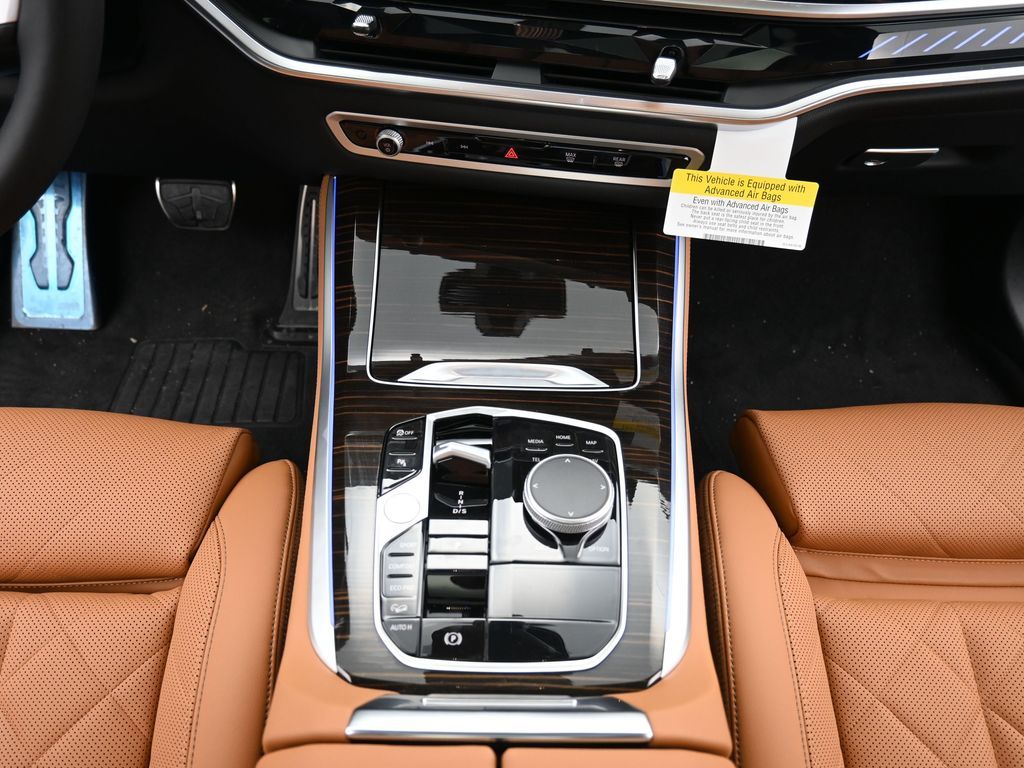 2026 BMW X5 M60i - Photo 12
