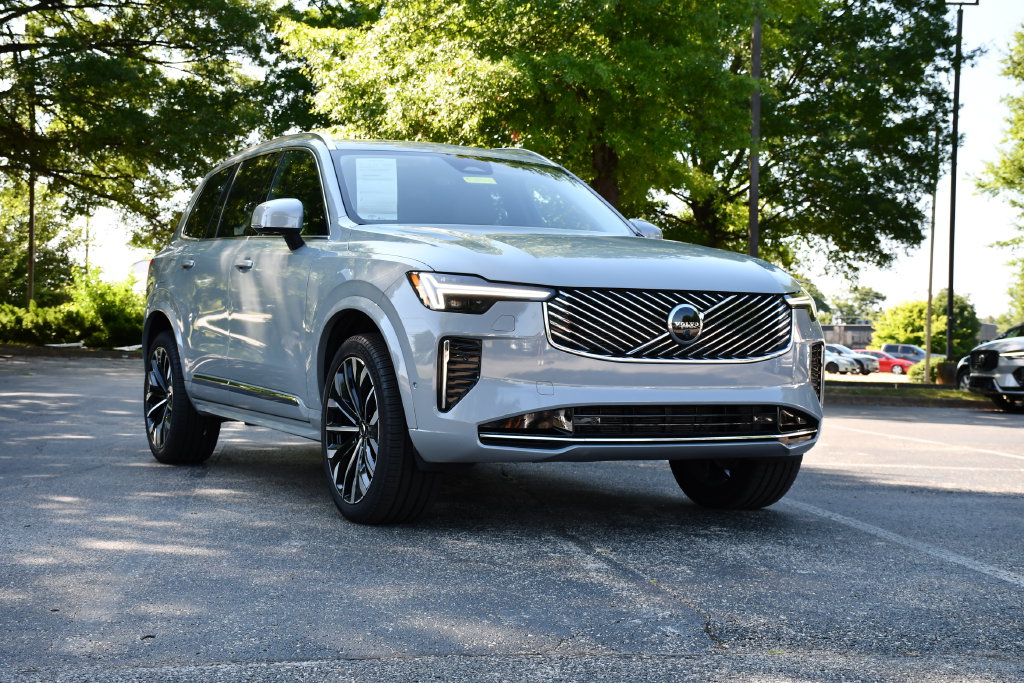 2026 Volvo XC90 Plus