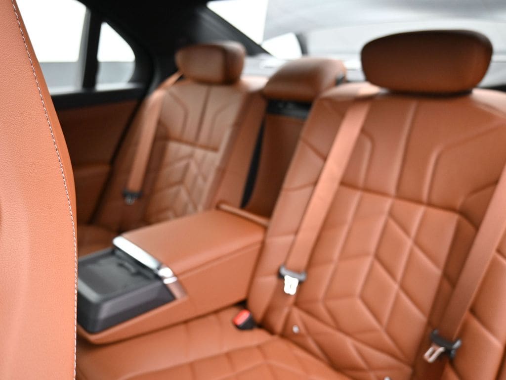 2026 BMW 7 Series 740i - Photo 16