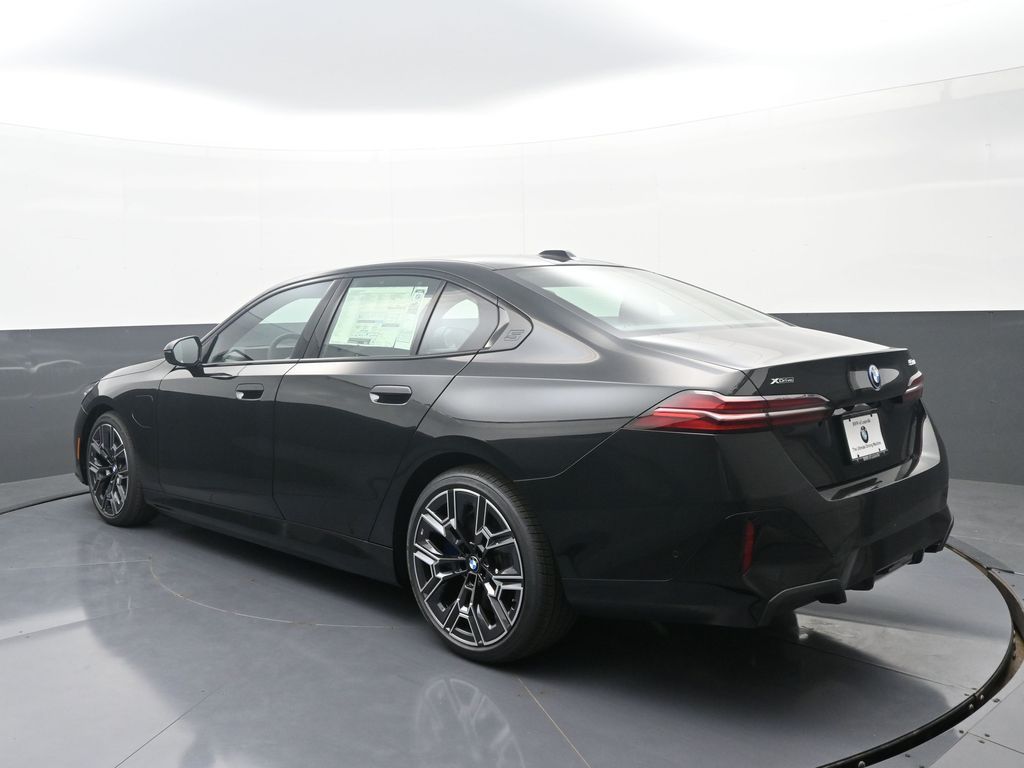 2026 BMW 5 Series 550e - Photo 5