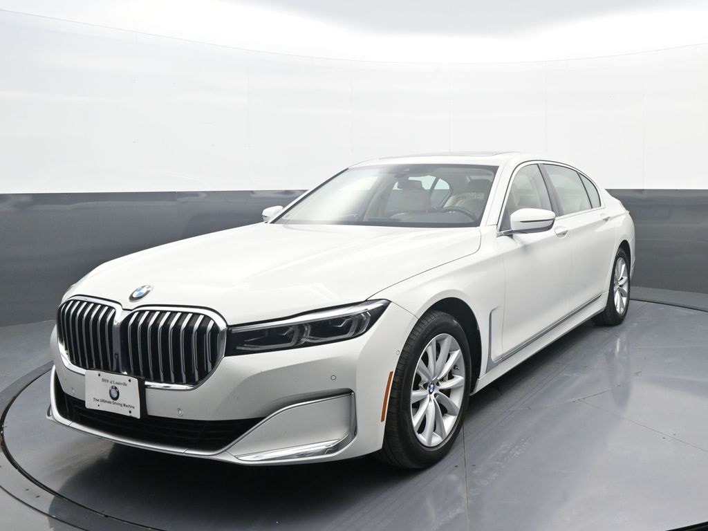2021 BMW 7 Series 740i's photo