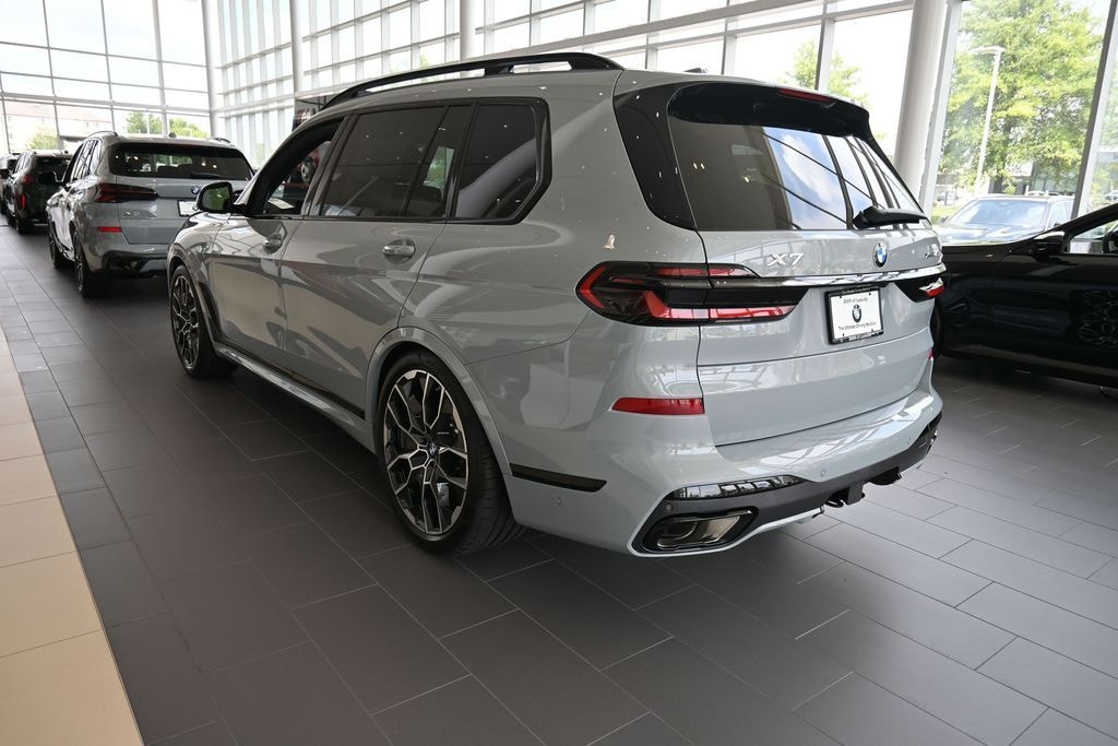 New 2027 BMW X7 xDrive40i SUV