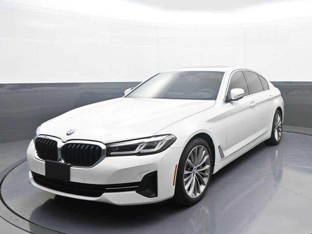 2022 BMW 5 Series 530i's photo