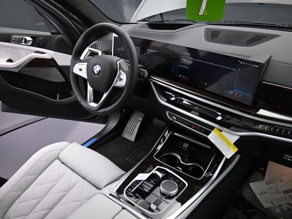 2026 BMW X7 40i - Photo 26