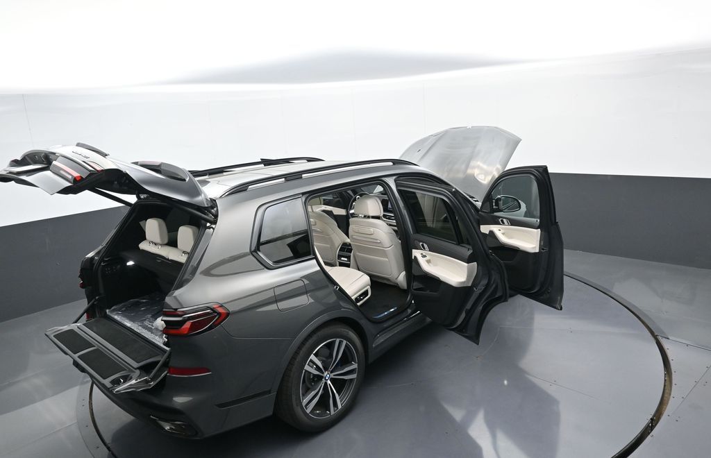 2026 BMW X7 40i - Photo 44