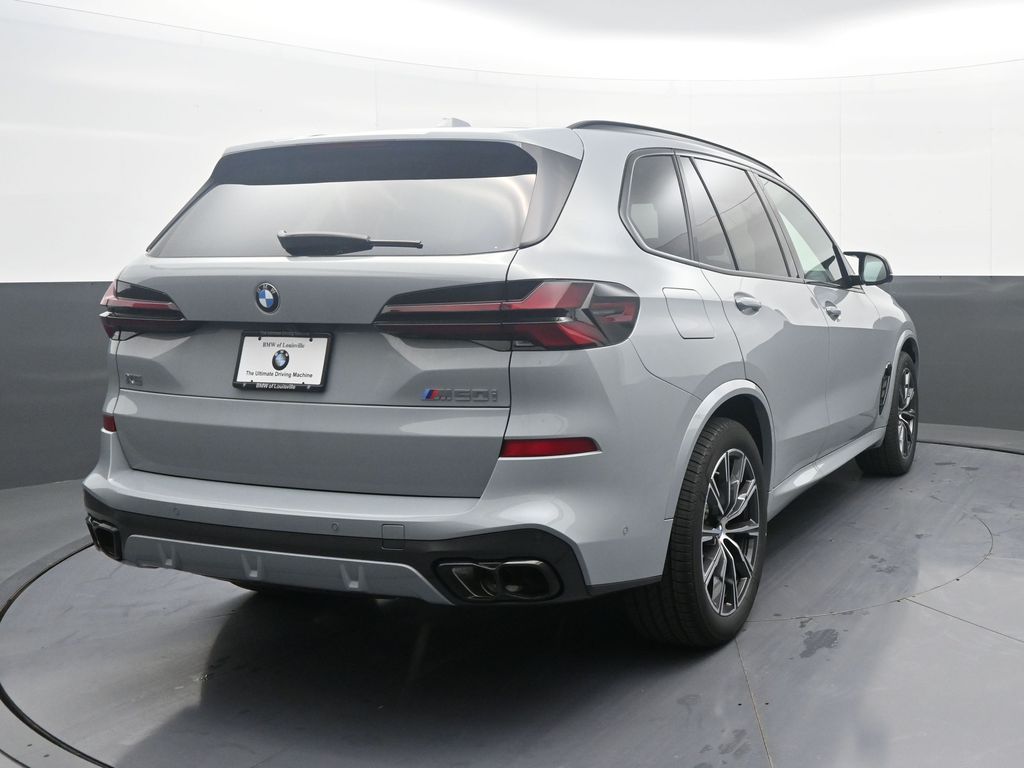 2026 BMW X5 M60i - Photo 8