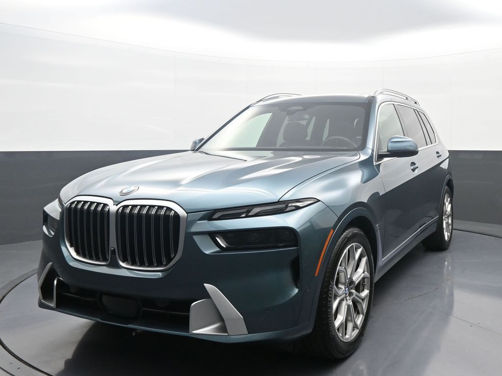 2025 BMW X7 xDrive40i's photo