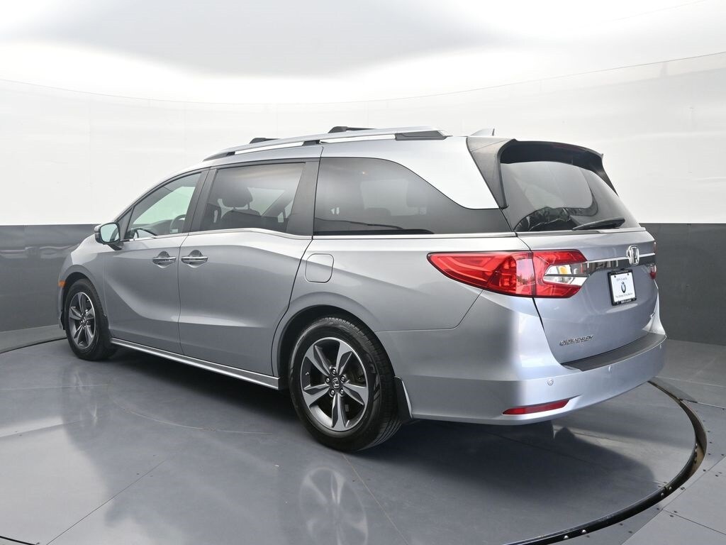 2018 Honda Odyssey Touring photo 4