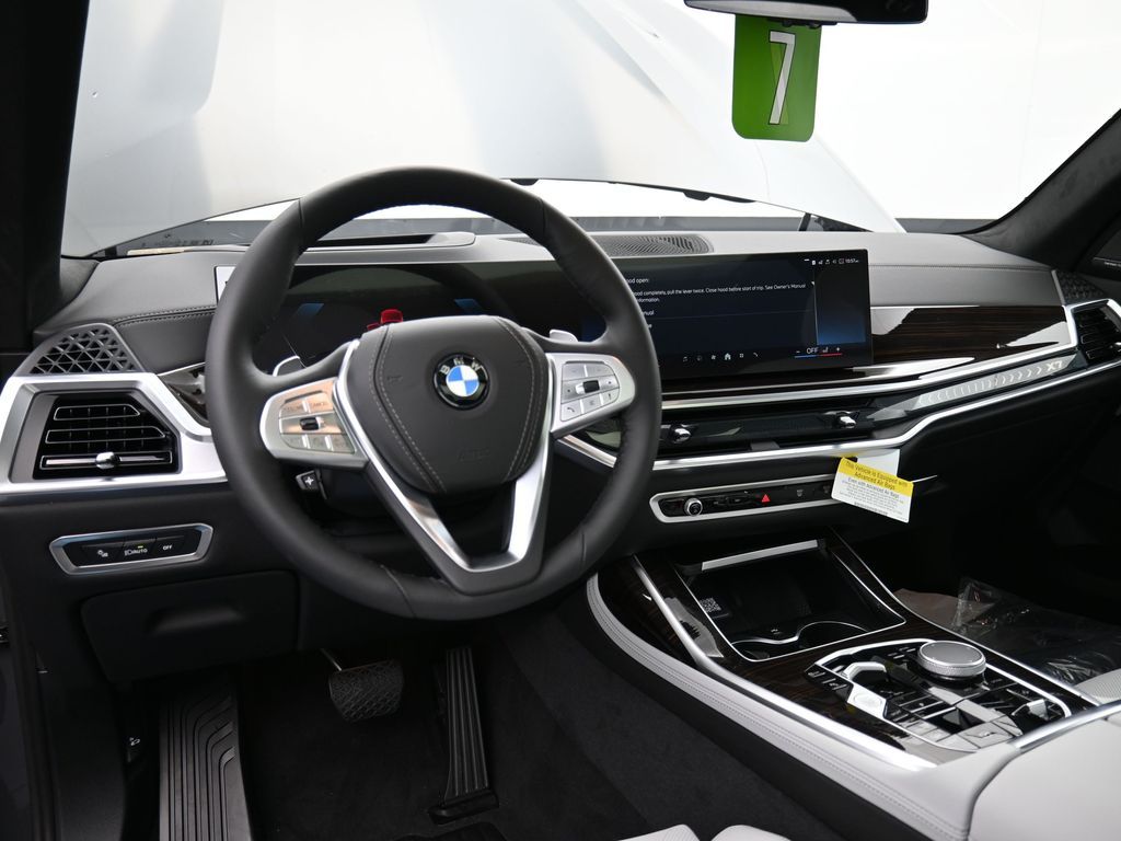 2026 BMW X7 40i - Photo 22