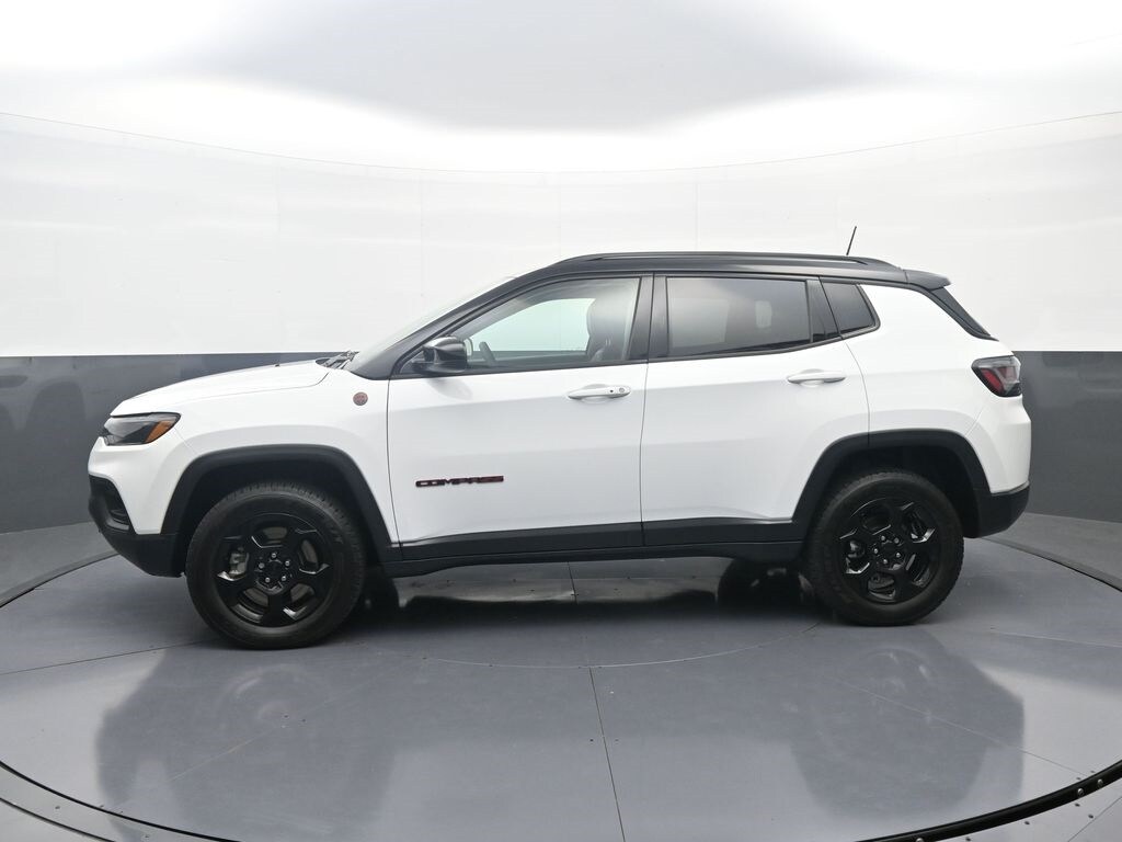 2023 Jeep Compass Trailhawk photo 2