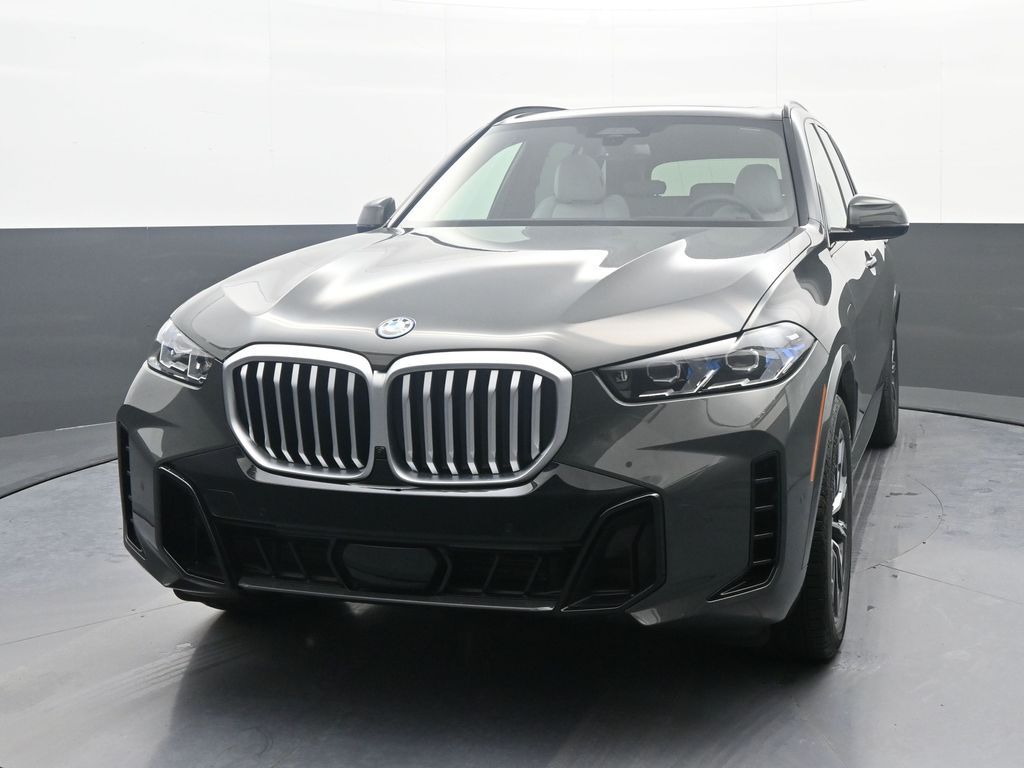 2026 BMW X5 xDrive50e's photo