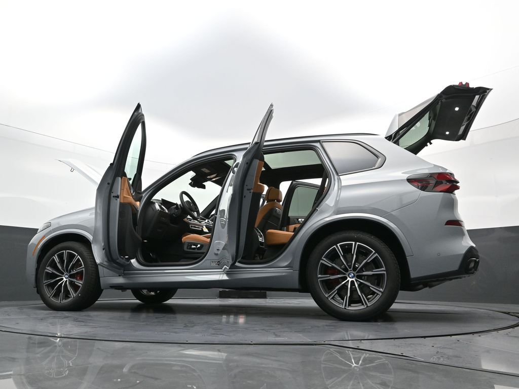 2026 BMW X5 M60i - Photo 41