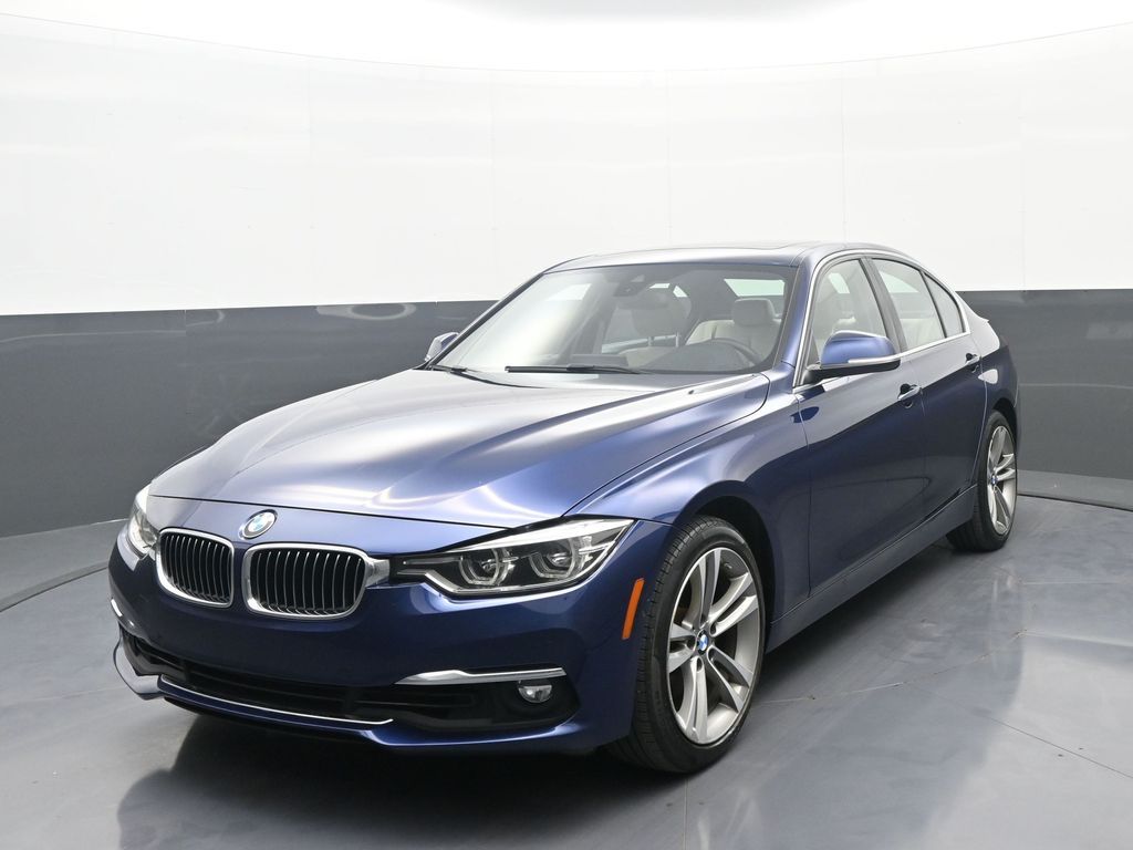 2018 BMW 3 Series 330i xDrive Sedan's photo