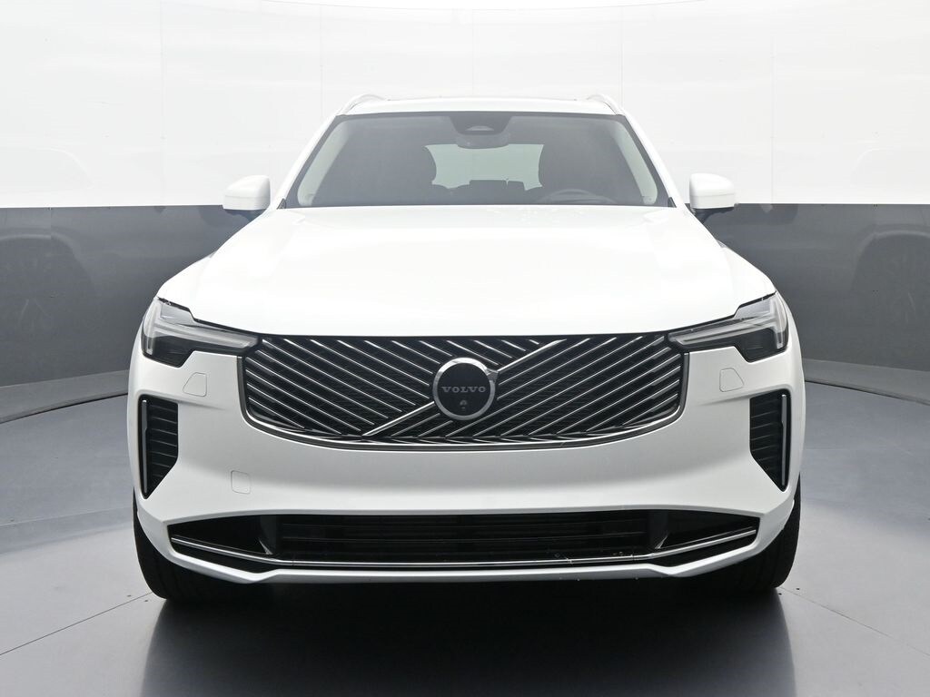 2025 Volvo XC90 T8 photo 2