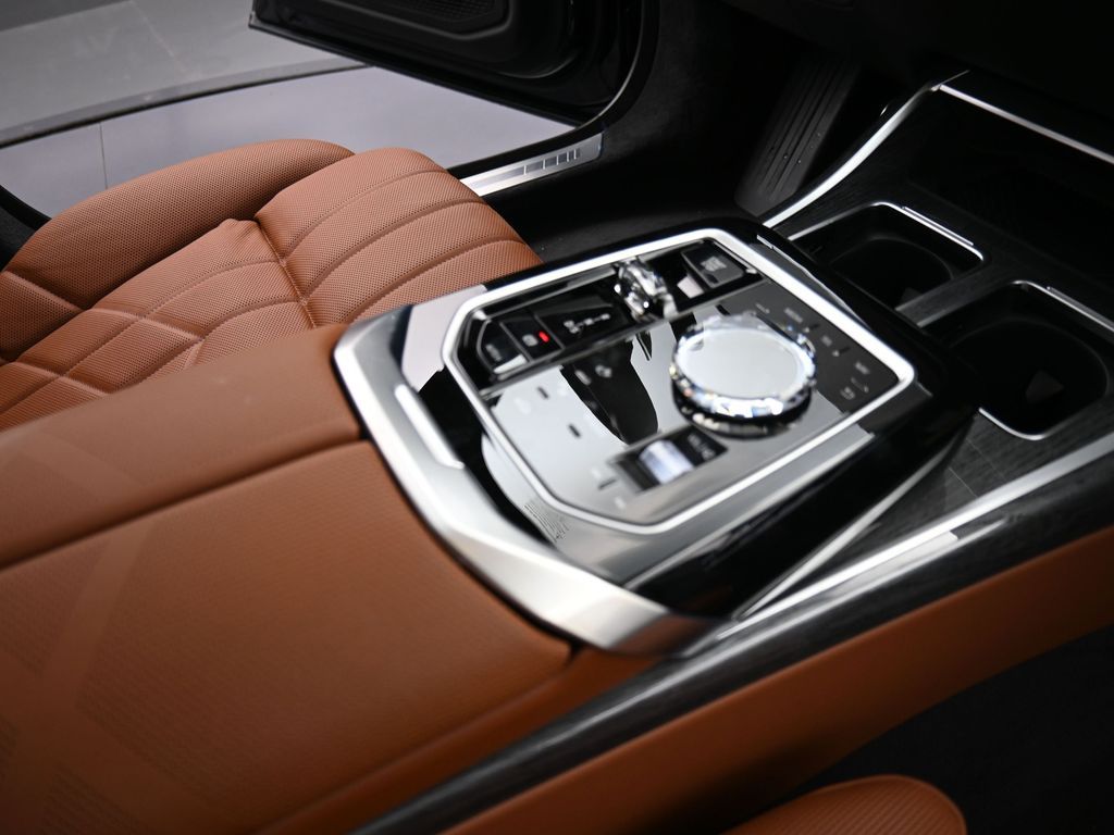 2026 BMW 7 Series 740i - Photo 28