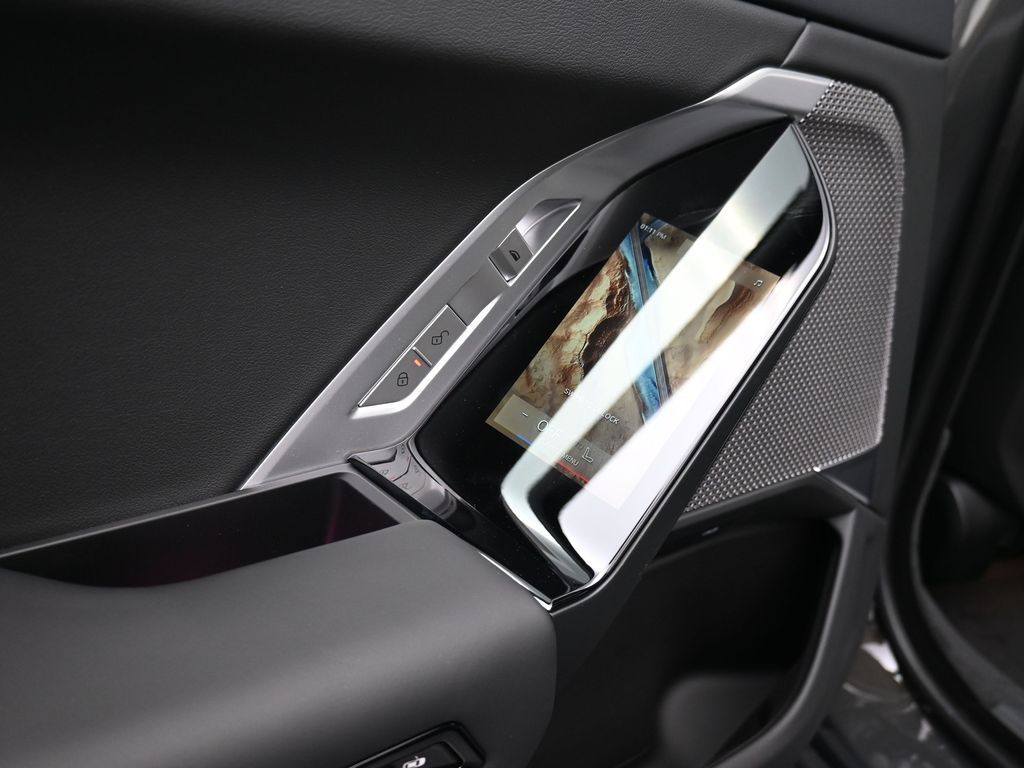 2026 BMW 7 Series 750e - Photo 16