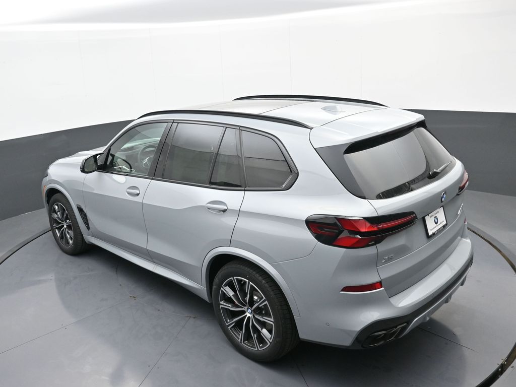 2026 BMW X5 M60i - Photo 33