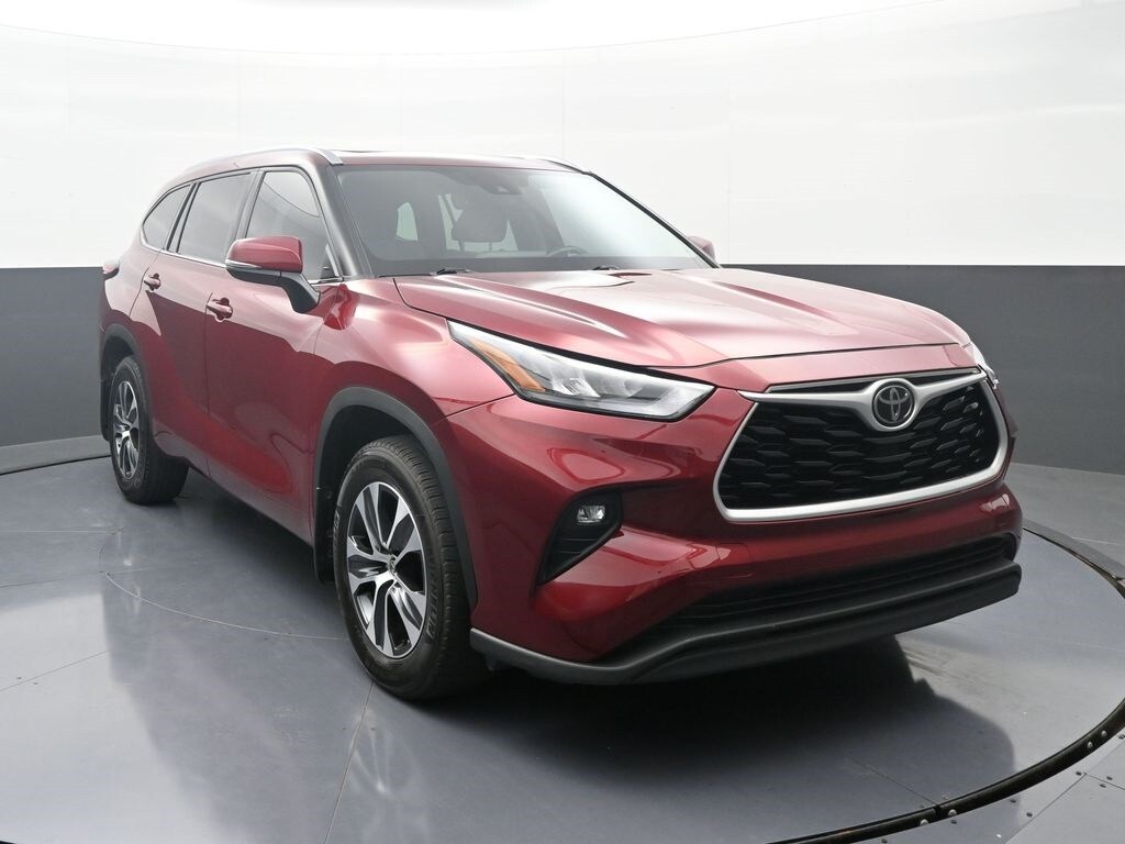 2020 Toyota Highlander XLE photo 2