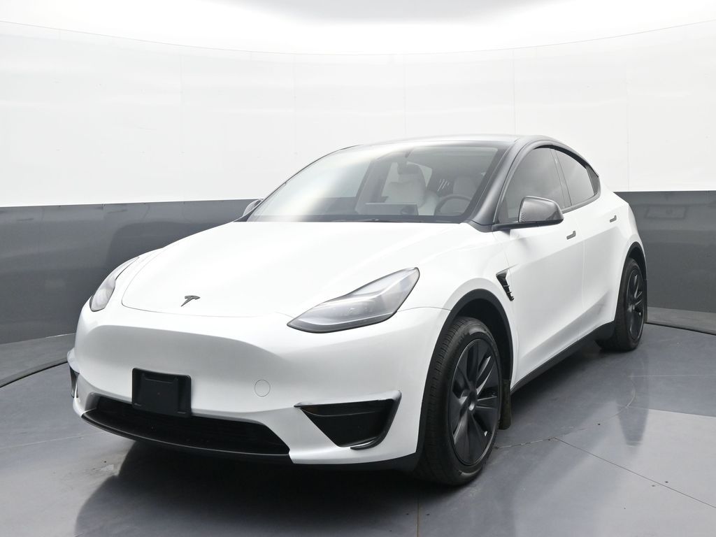 2025 Tesla Model Y Long Range Rear Wheel Drive's photo