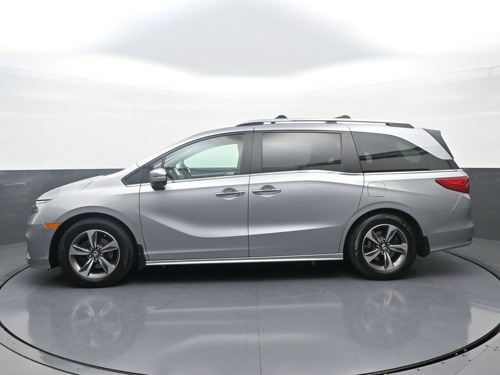 2018 Honda Odyssey Touring photo 3