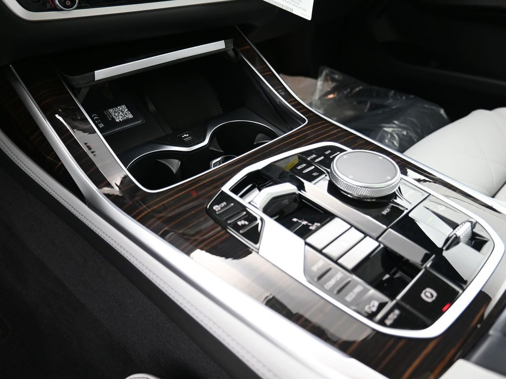 2026 BMW X7 40i - Photo 17