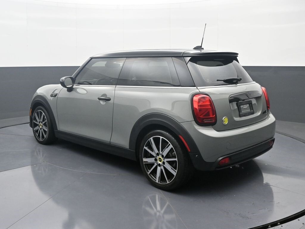 2023 Mini Cooper SE Iconic photo 4