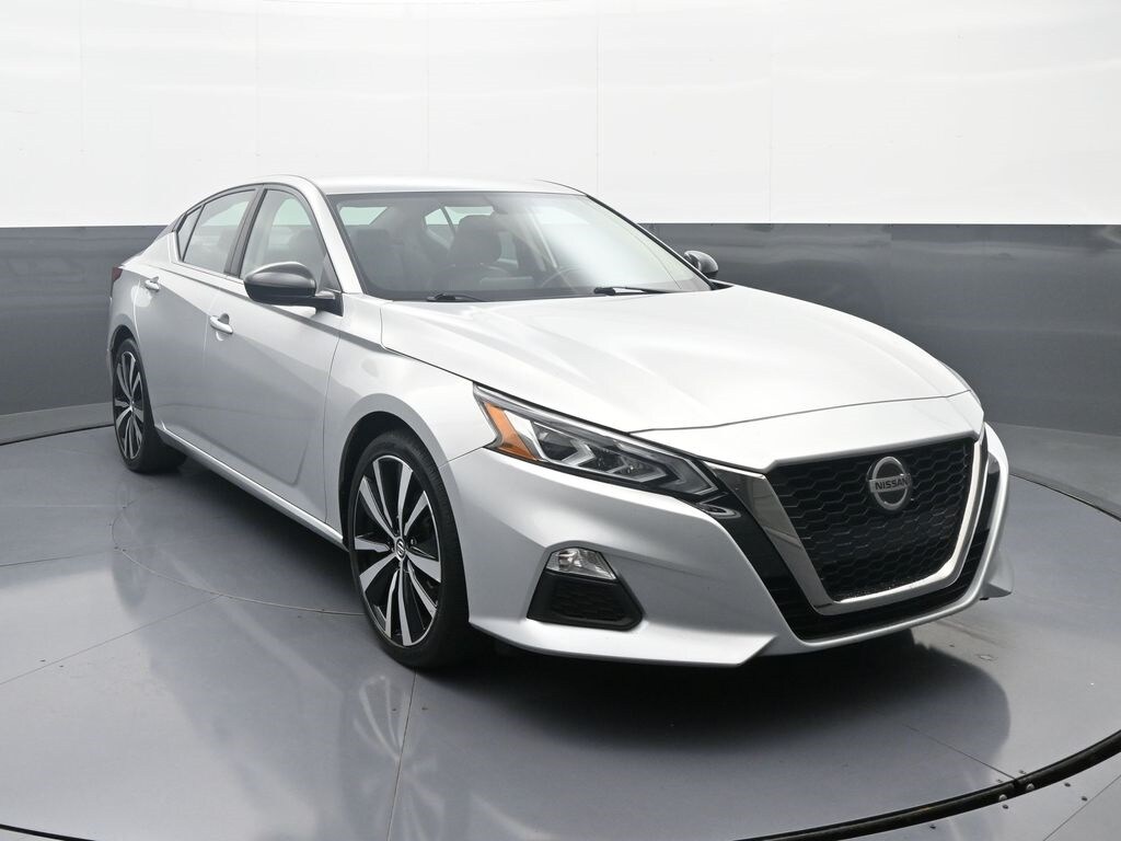 2019 Nissan Altima 2.5 SR photo 2