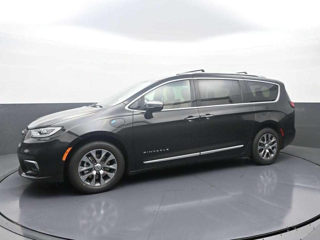 Used 2023 Chrysler Pacifica Hybrid Pinnacle Minivan/Van