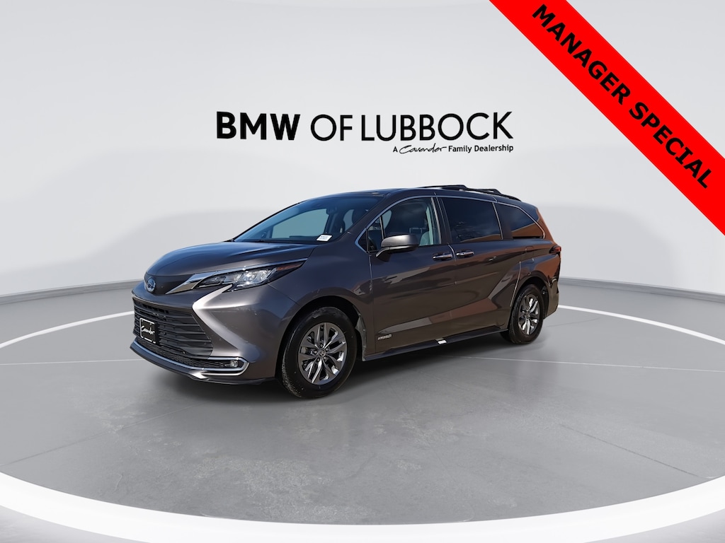 Used 2021 Toyota Sienna XLE 8 Passenger Van