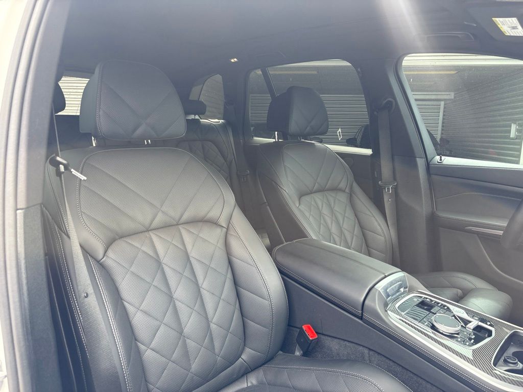 2026 BMW X5 M60i - Photo 14