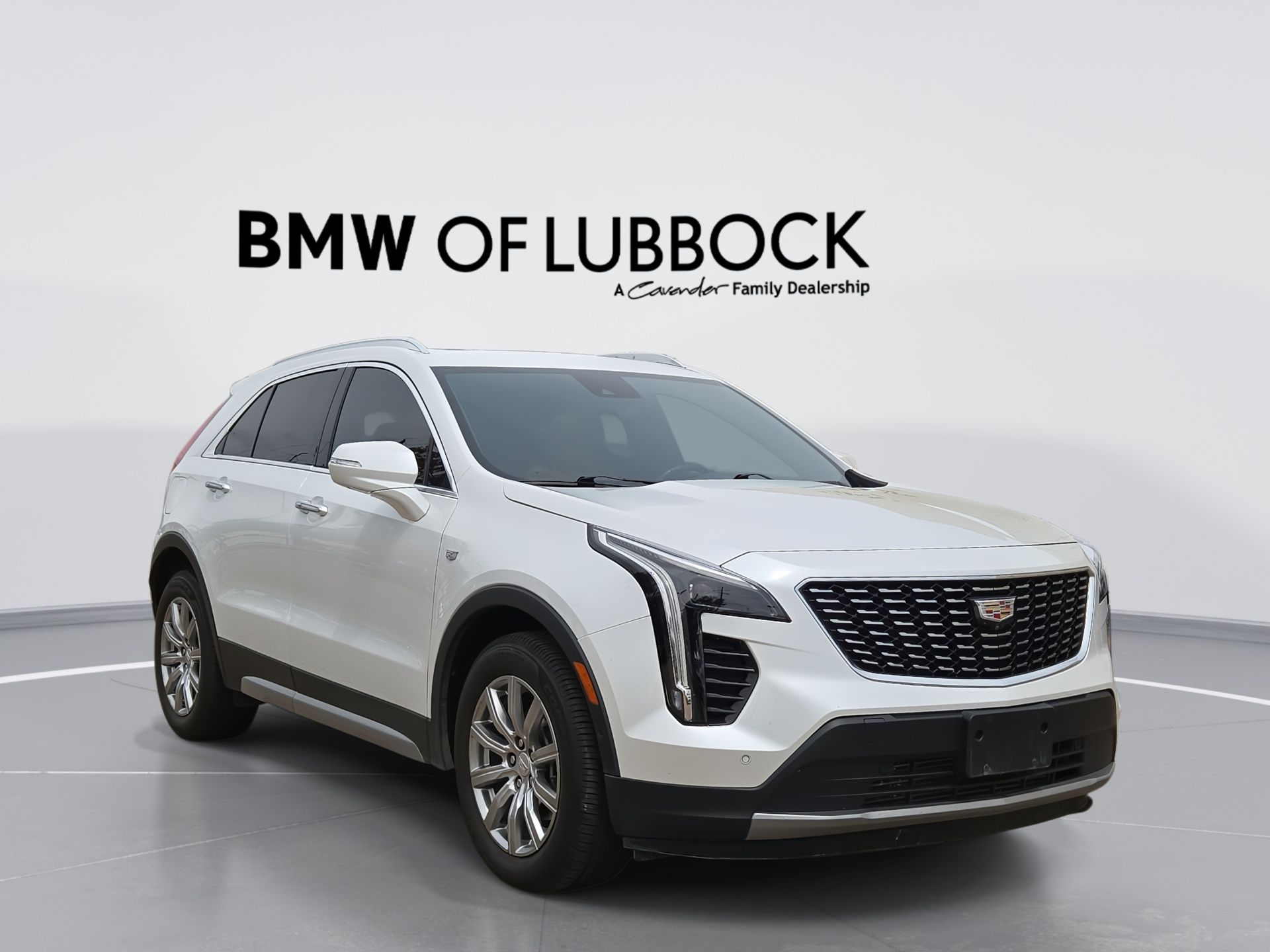 Crystal White Tricoat 2023 Cadillac XT4 Premium Luxury FWD SUV / Crossover Front-Wheel Drive 9-Speed Automatic