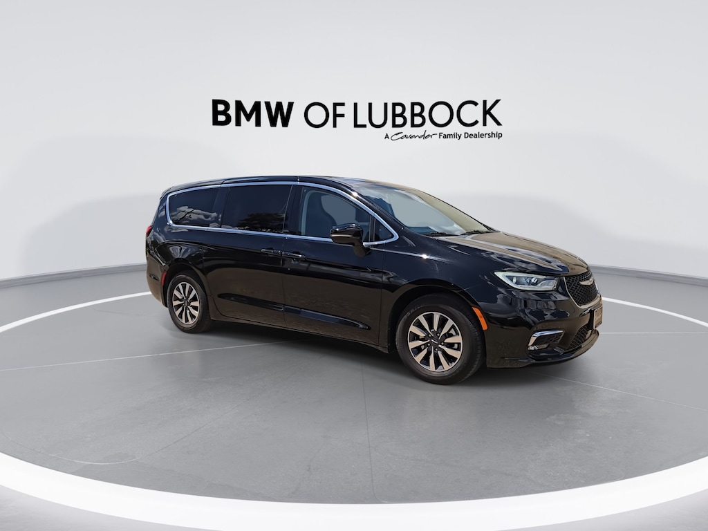 Used 2024 Chrysler Pacifica Plug-In Hybrid Select Van Passenger Van