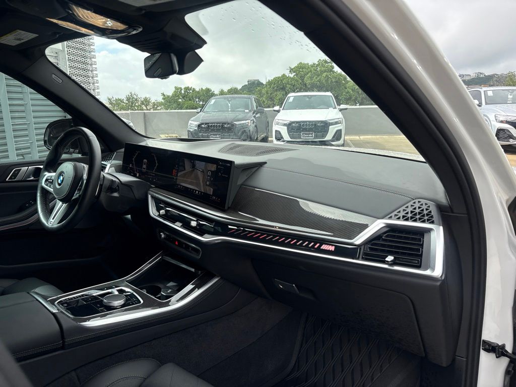 2026 BMW X5 M60i - Photo 13