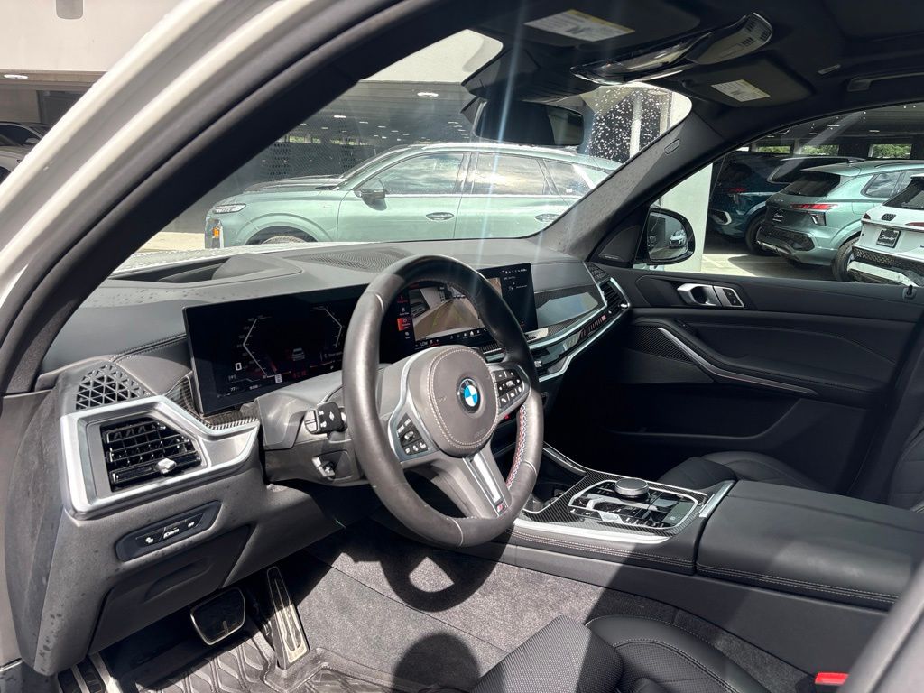 2026 BMW X5 M60i - Photo 10