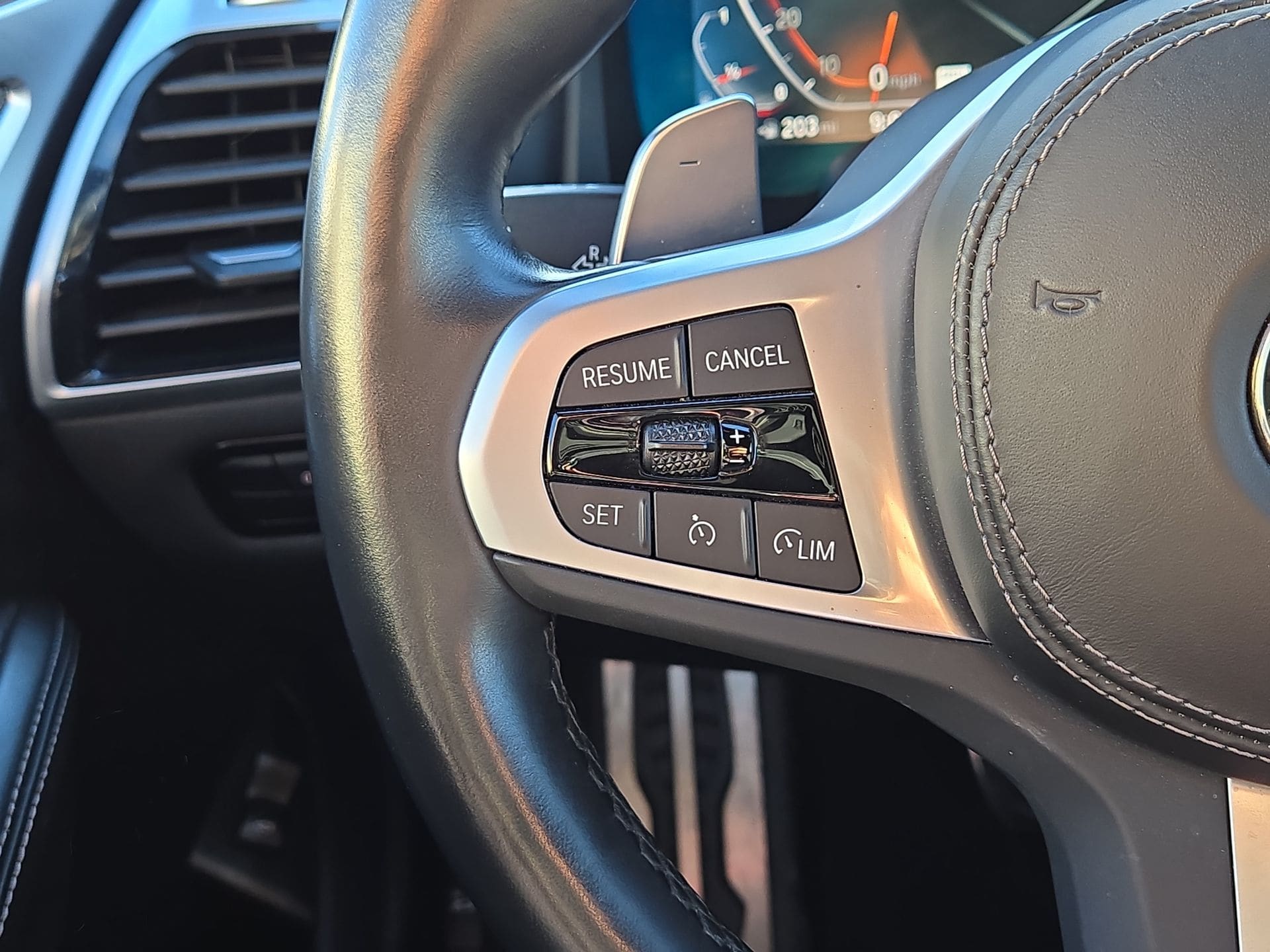 2025 BMW 8 Series 840i - Photo 21