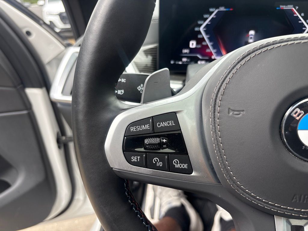 2026 BMW X5 M60i - Photo 21