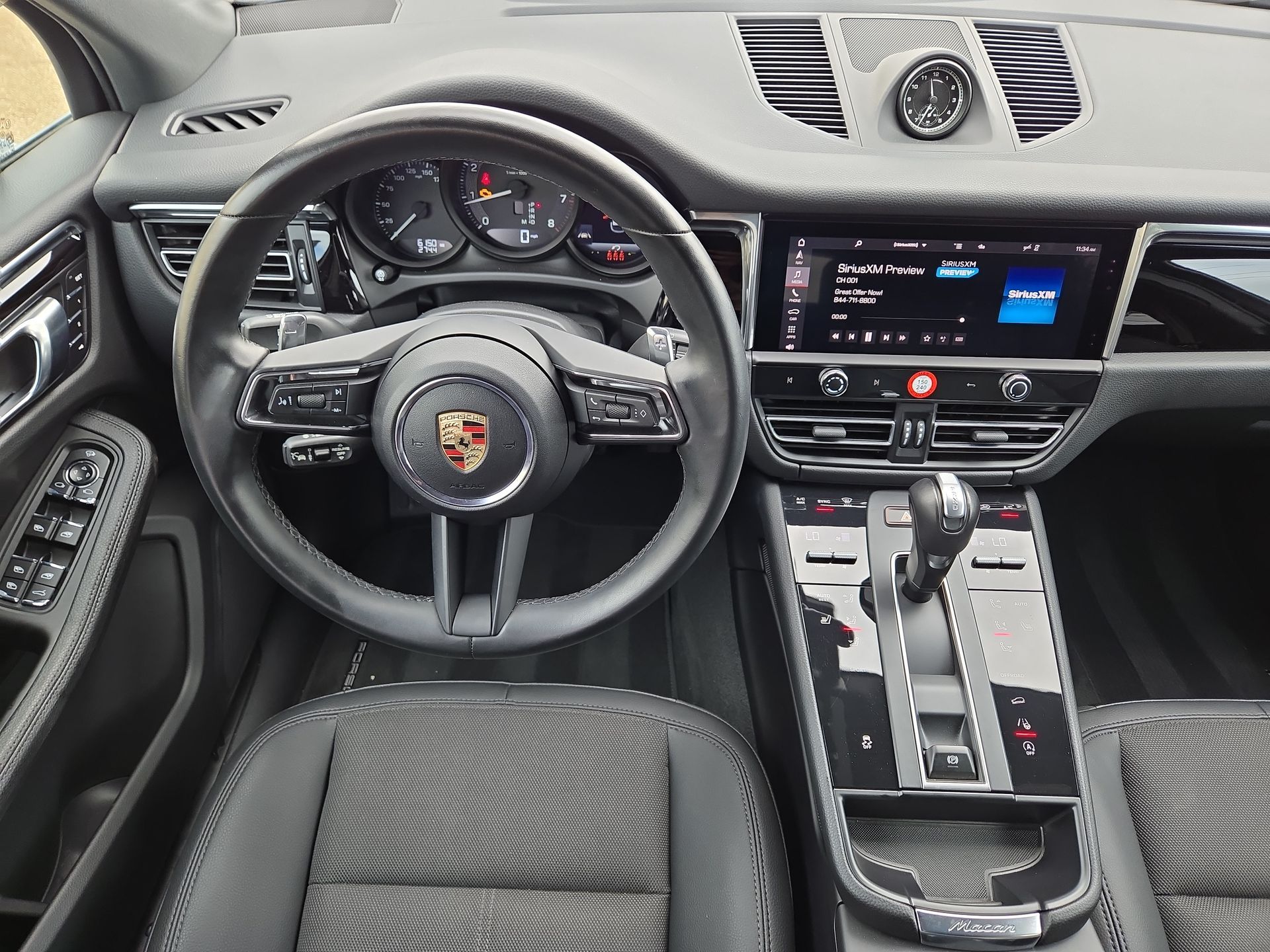 2025 Porsche Macan Base - Photo 14