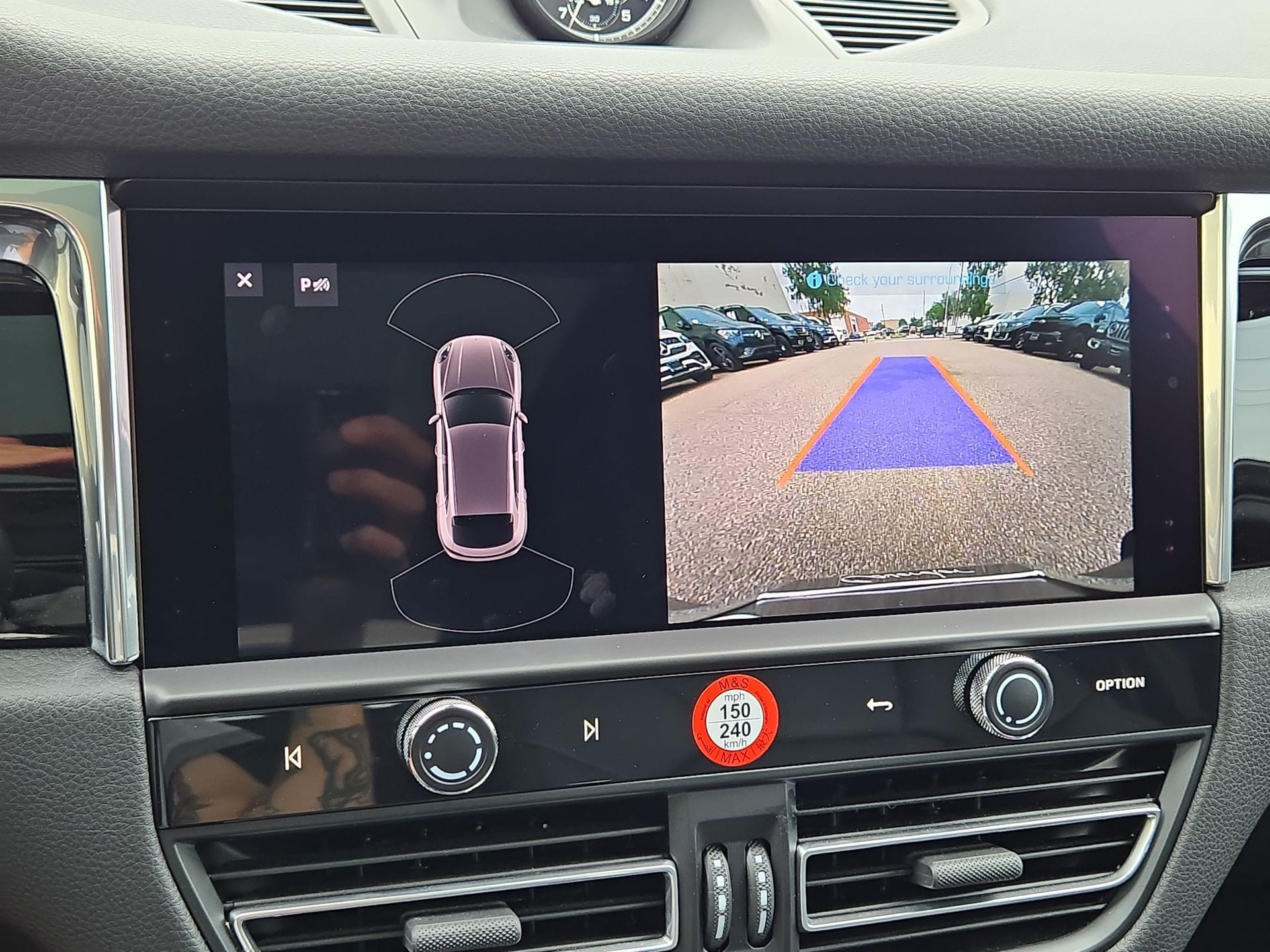2025 Porsche Macan Base - Photo 18