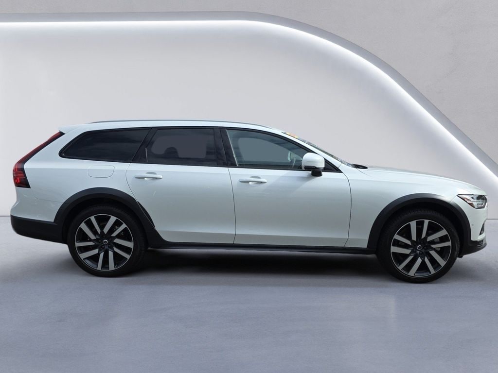 Used 2025 Volvo V90 Cross Country B6 Ultra Wagon