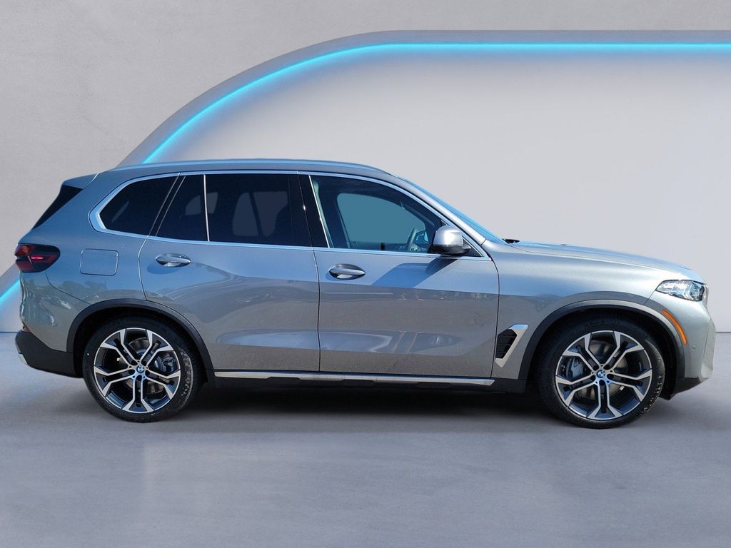 2026 Bmw X5 xDrive50e photo 2