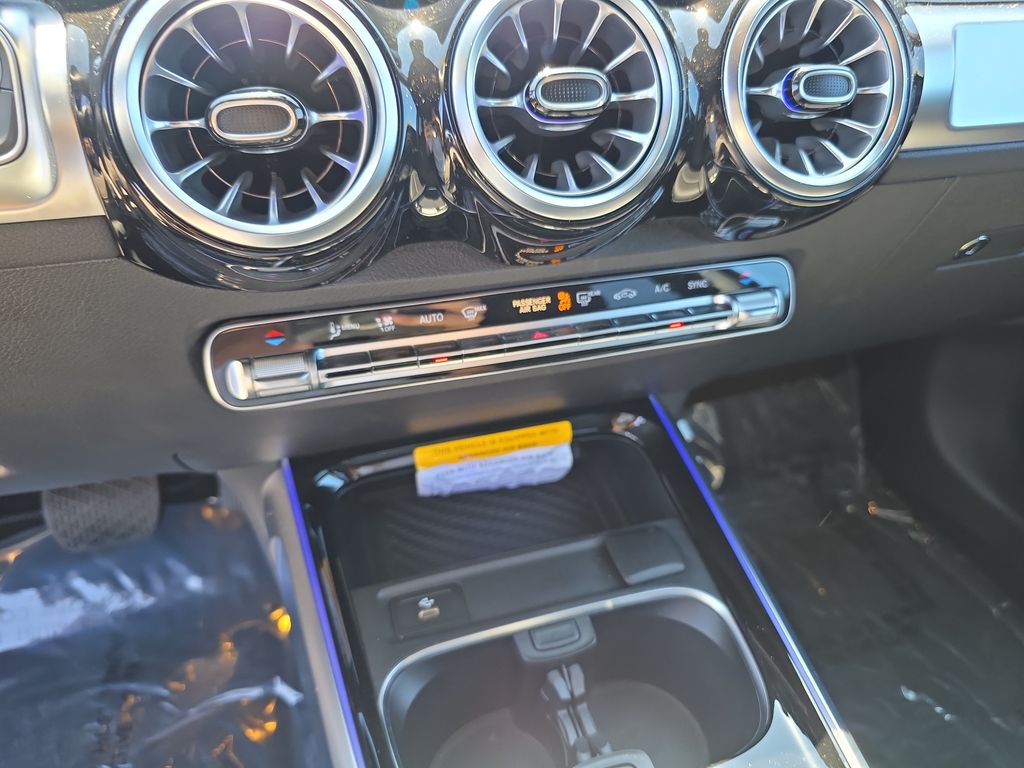 2025 Mercedes-Benz GLB Base - Photo 29