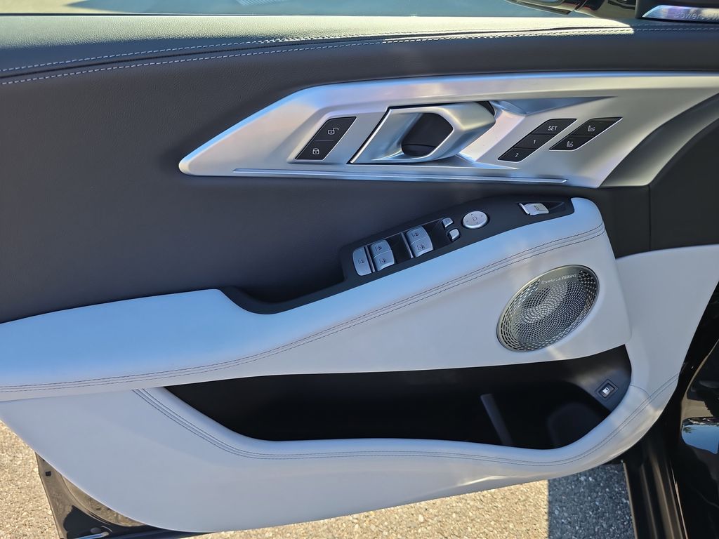 2026 BMW XM Base - Photo 11